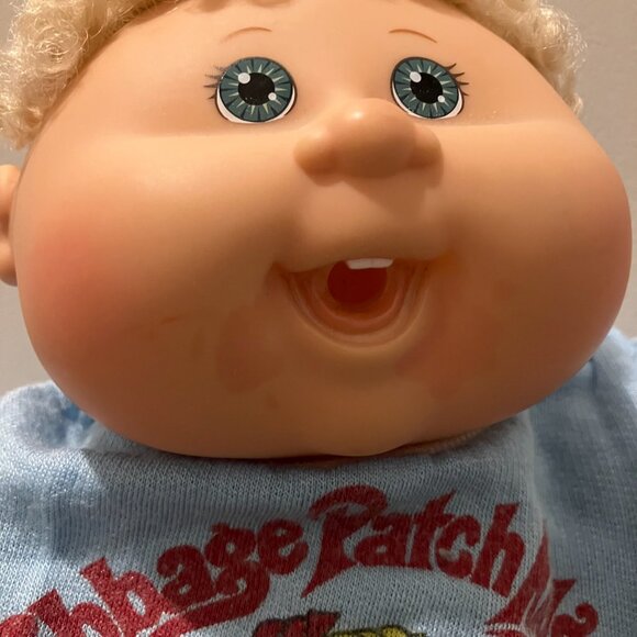 Cabbage Patch Kids Girl Doll Curly Hair Blue Eyes - Picture 4 of 15